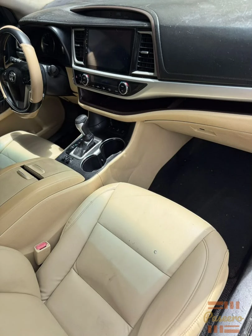 2016 TOYOTA HIGHLANDER XLE7