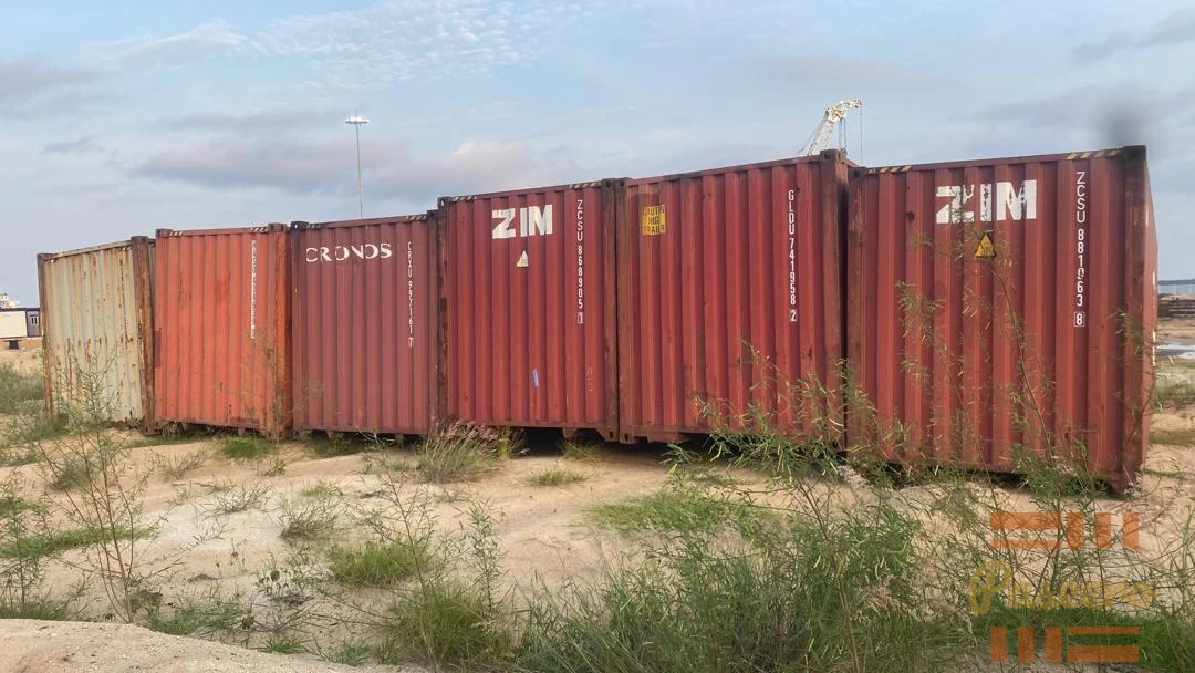 USED empty shipping containers2