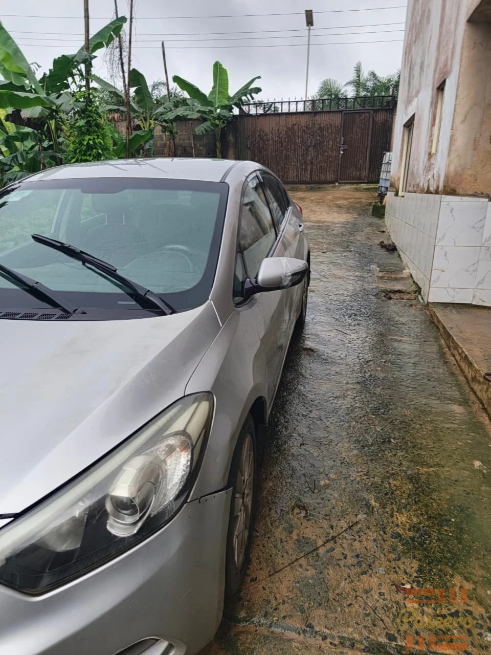 Nigerian used 2014 Kia Cerato available in Calabar. Neatly used. Ac needs.1