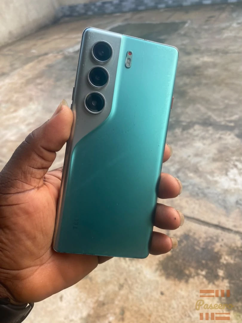Tecno camon 40 Pro 5g phone5