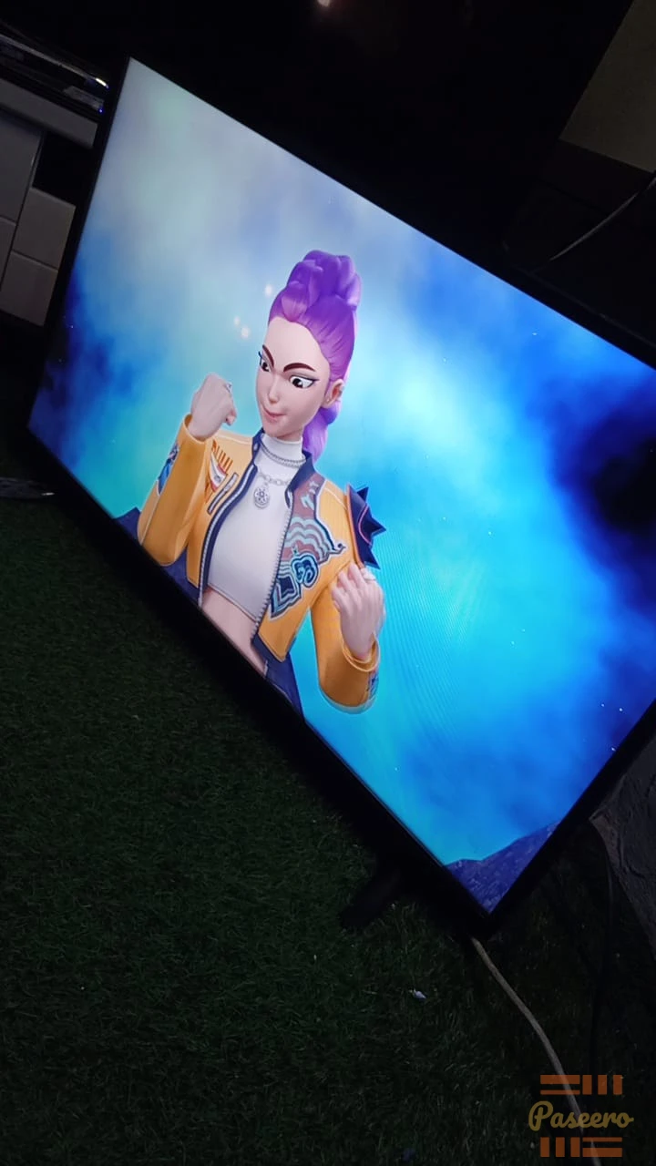 40 inches Original Bush 4K Smart TV4