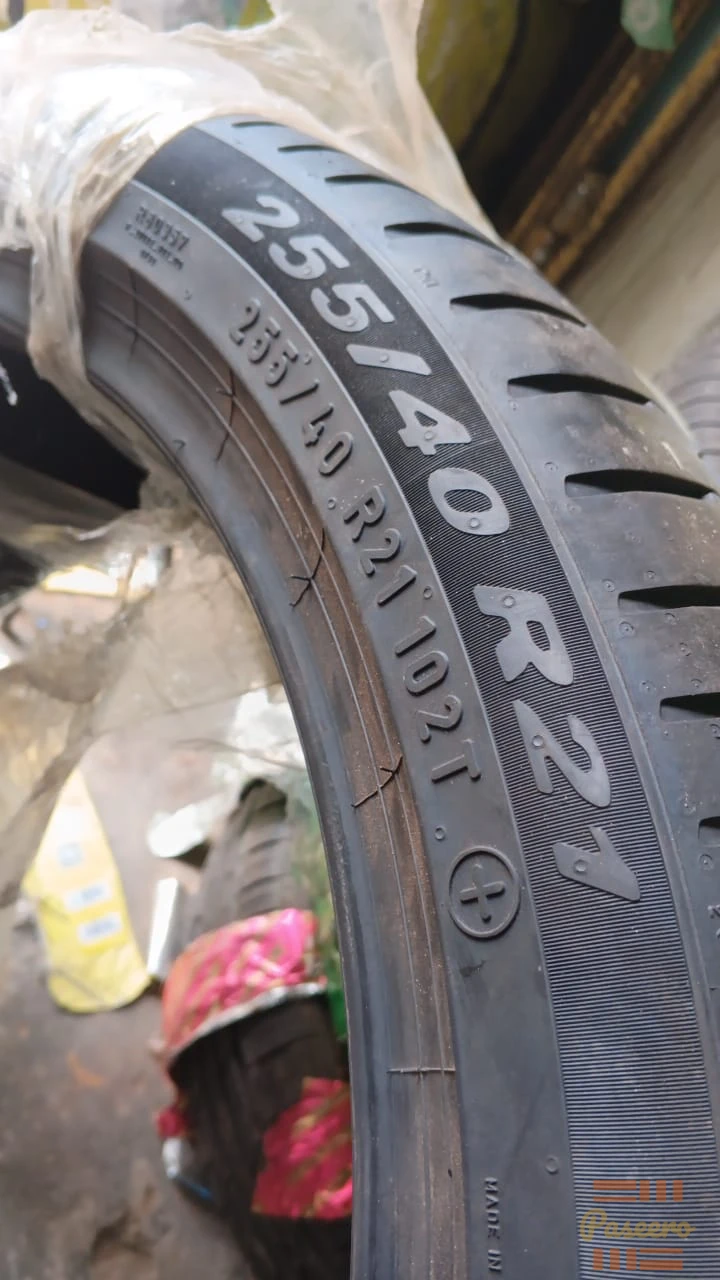 Brand new pirelli tyre 255/40/212