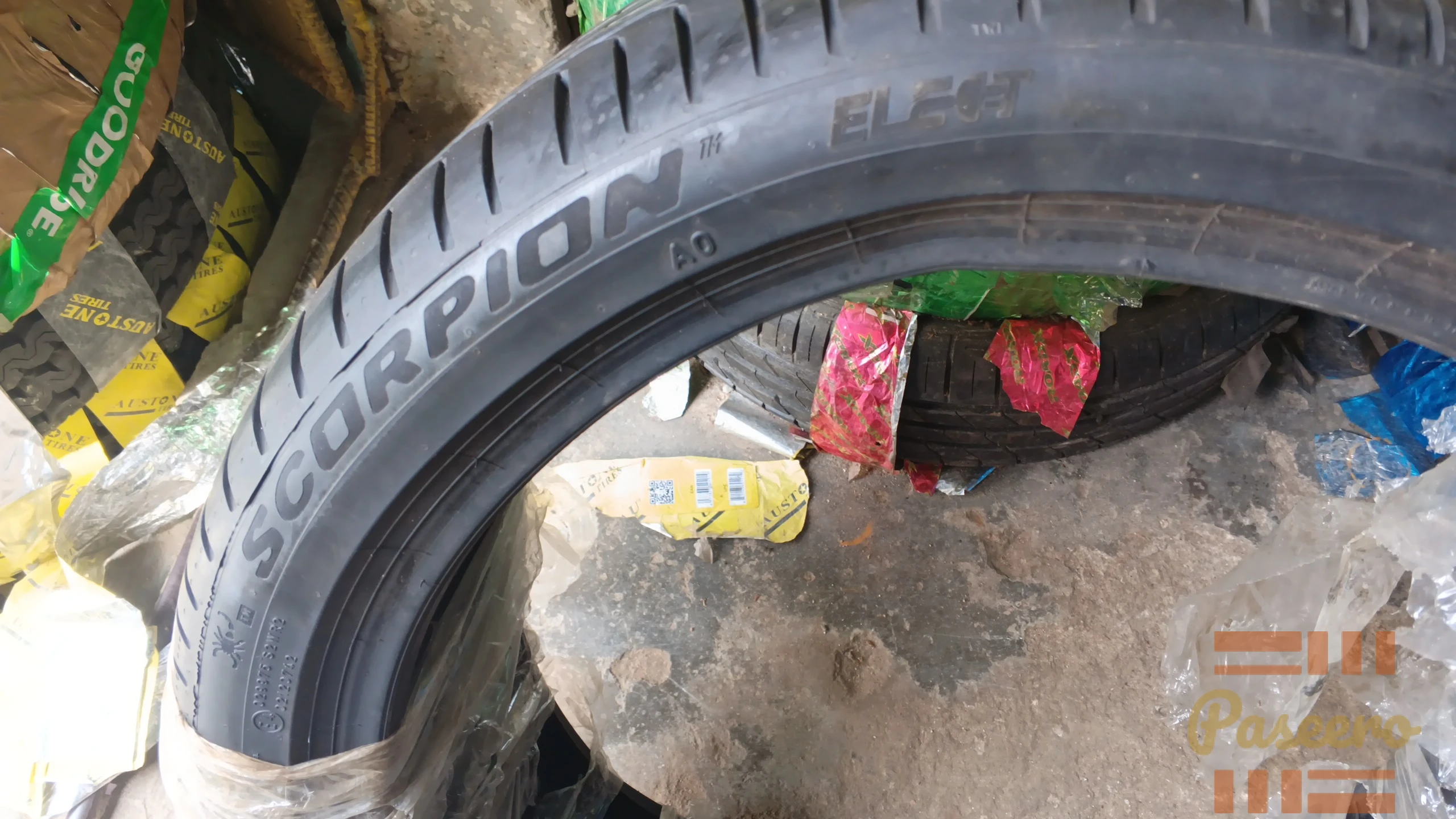 Brand new pirelli tyre 255/40/211