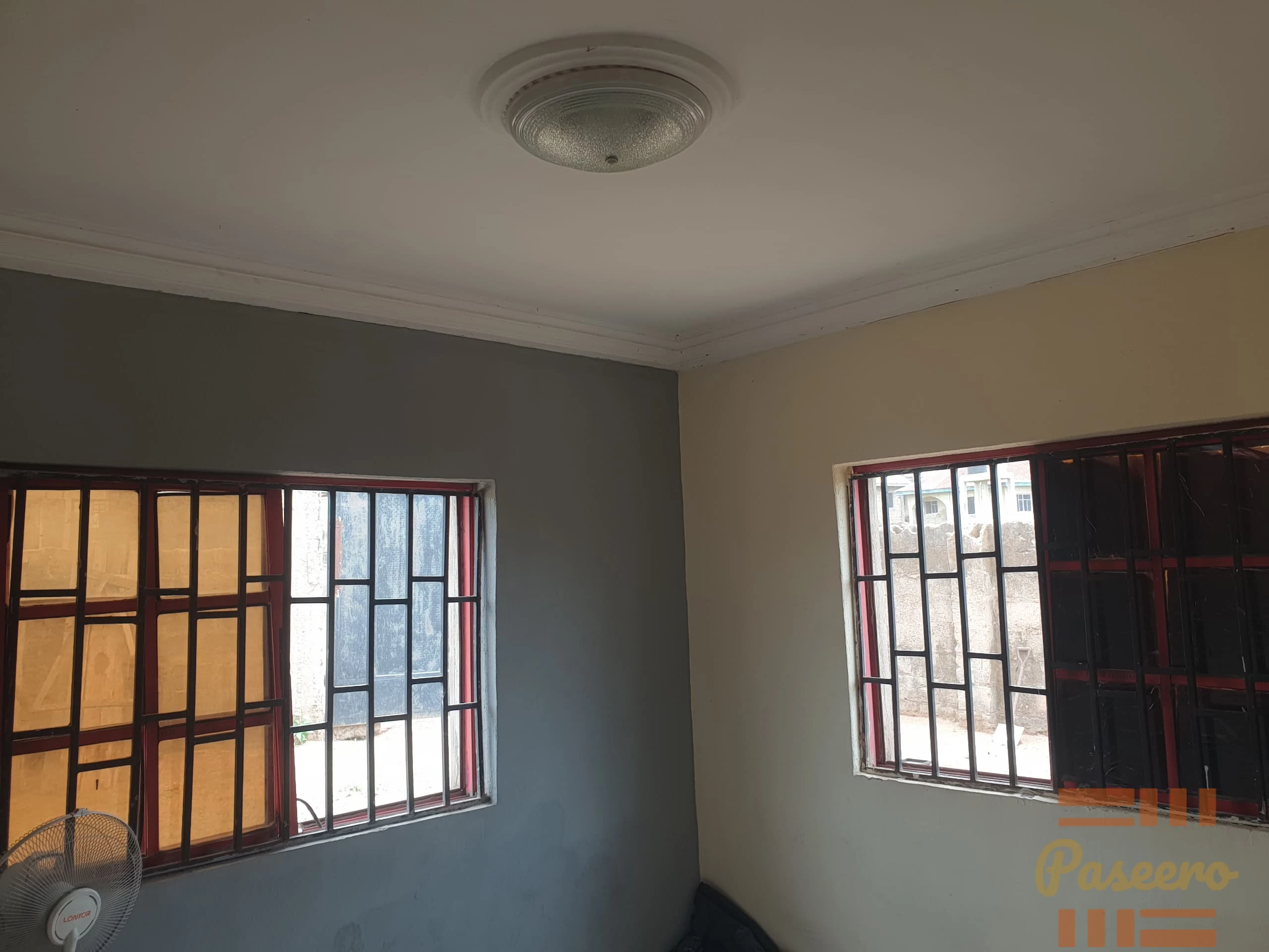 Twin 3 bedroom flat for sale with an uncompleted mini duplex at the back7