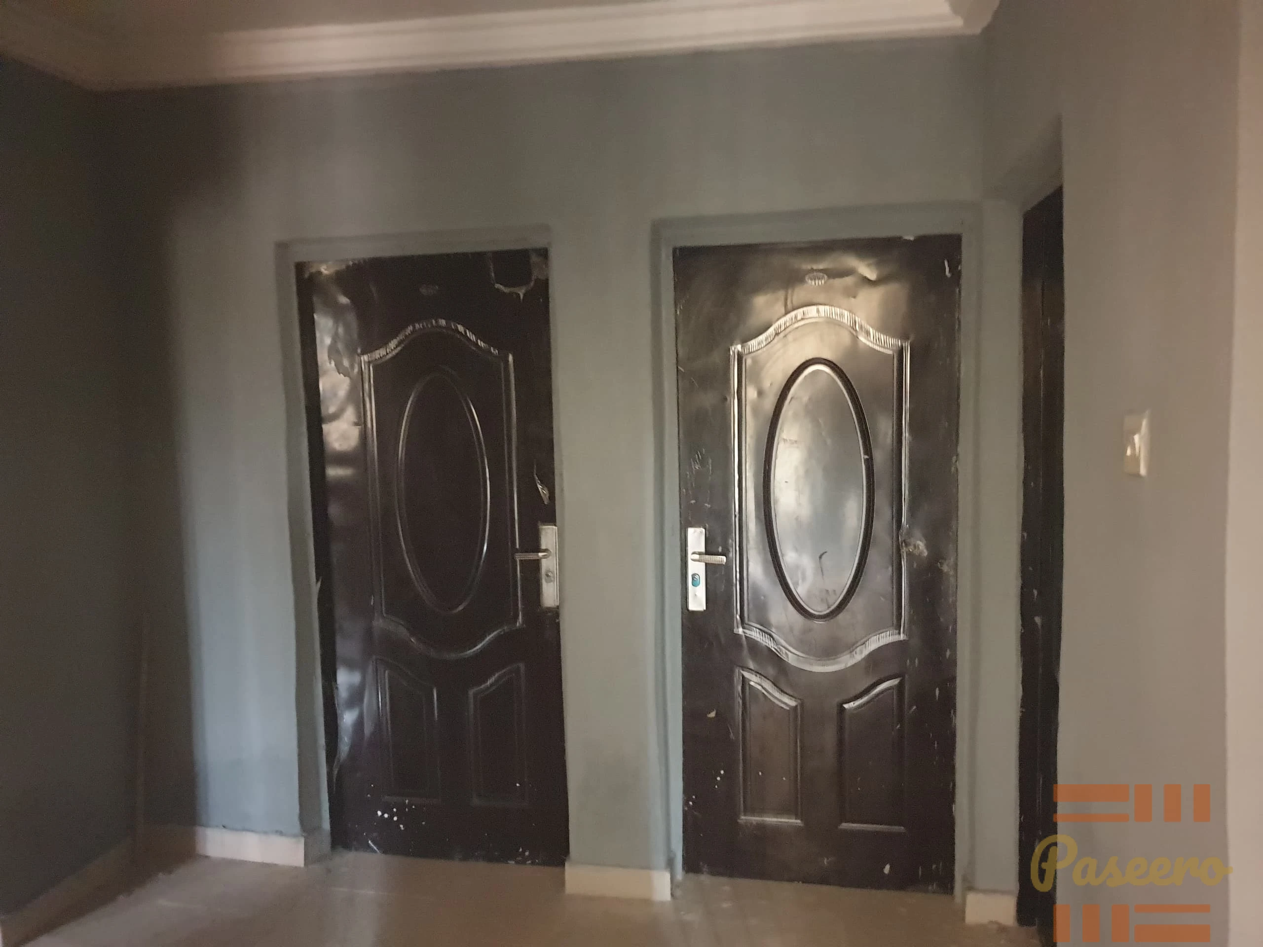 Twin 3 bedroom flat for sale with an uncompleted mini duplex at the back10