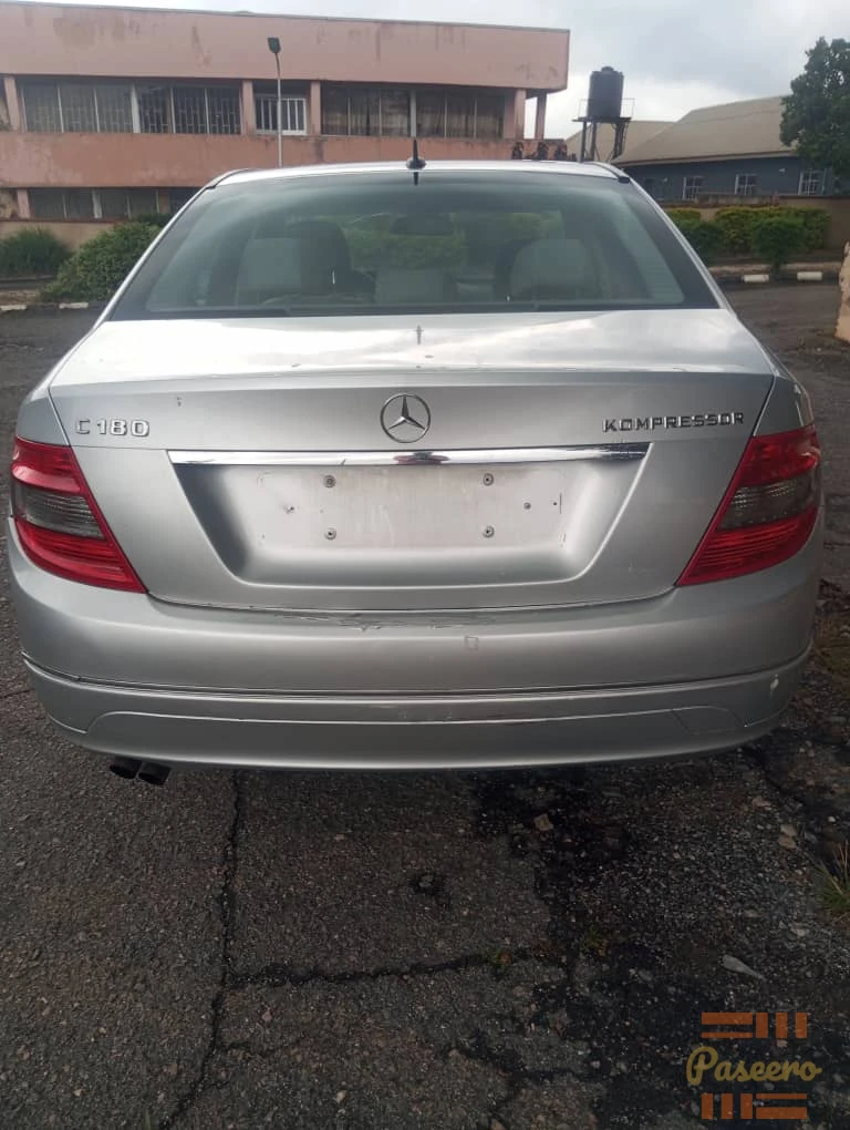 Mercedes Benz C180 toks, in perfect condition,sept 2026 entry 8.5million.