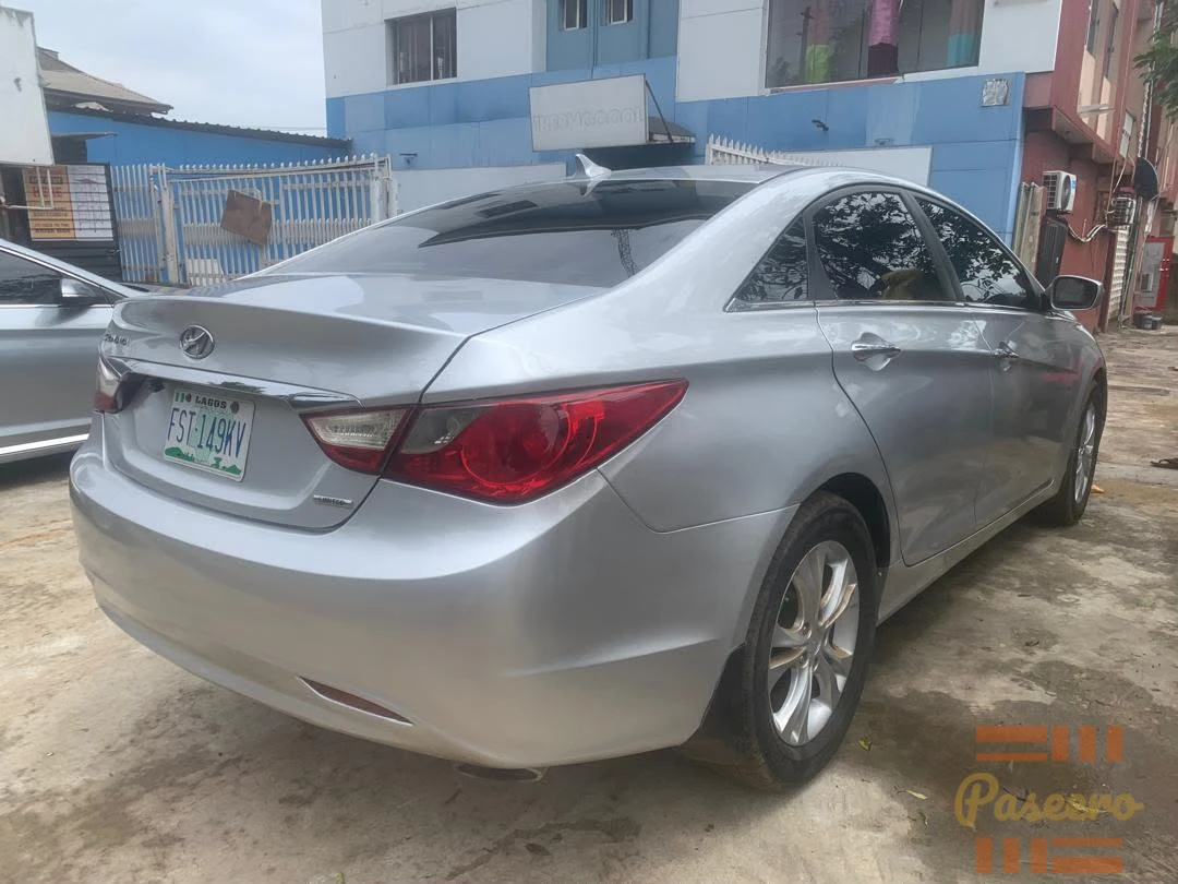 Hyundai Sonata 20121