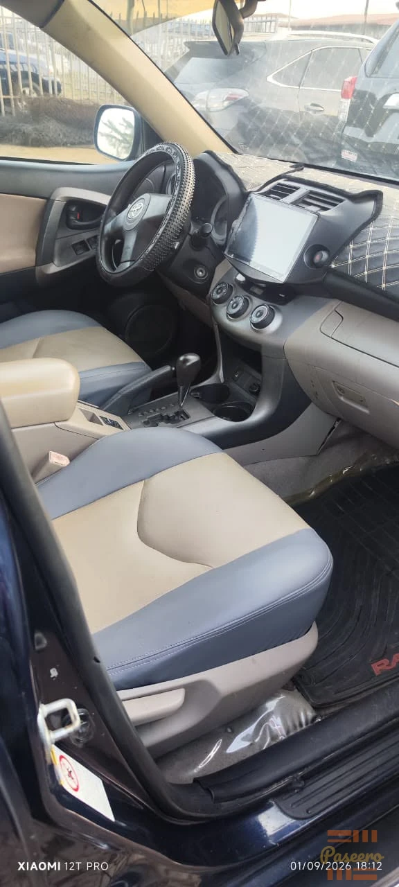 Toyota RAV43